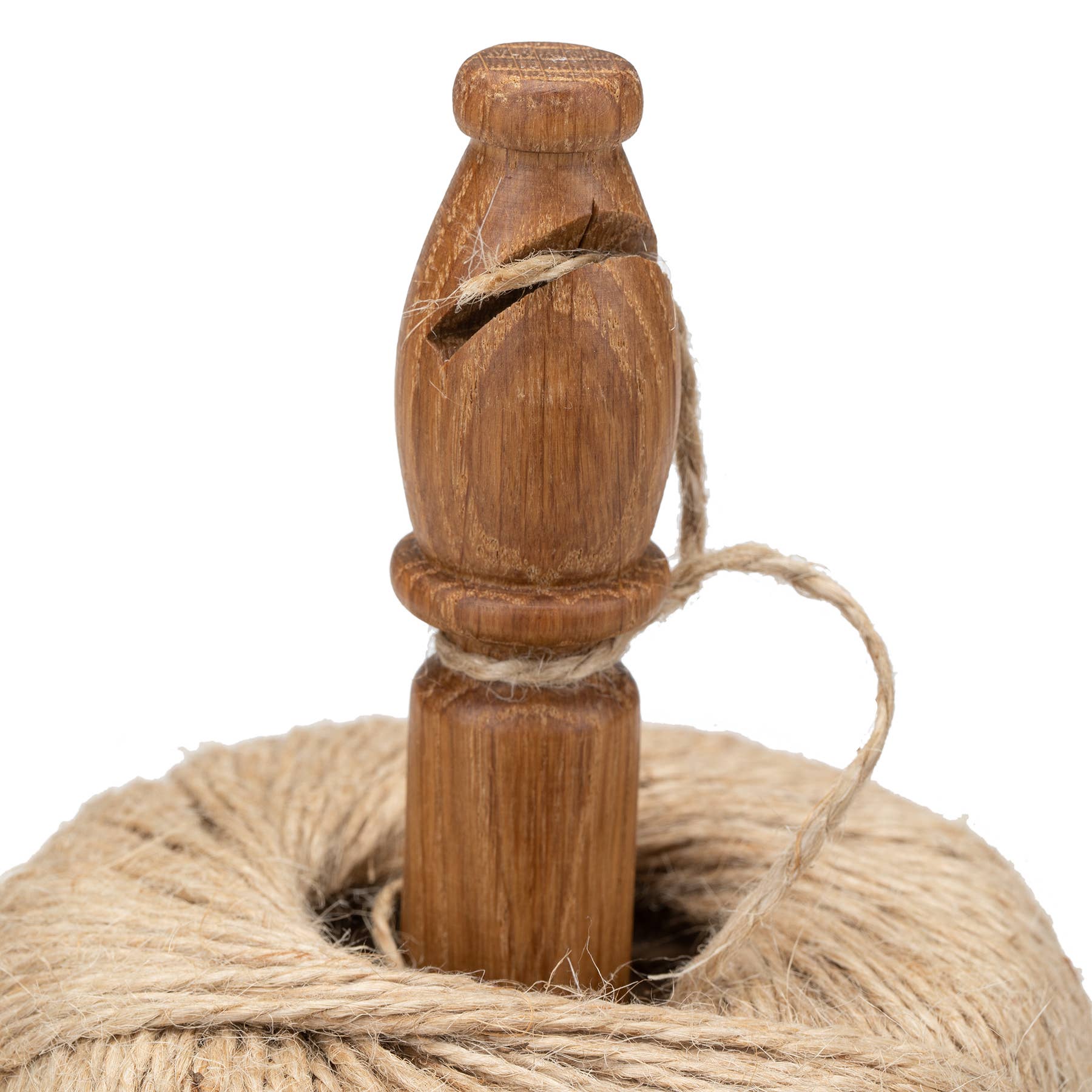 Natural jute twine Ø2mm ±370m on oak wire cutter - Snedkerværktøj