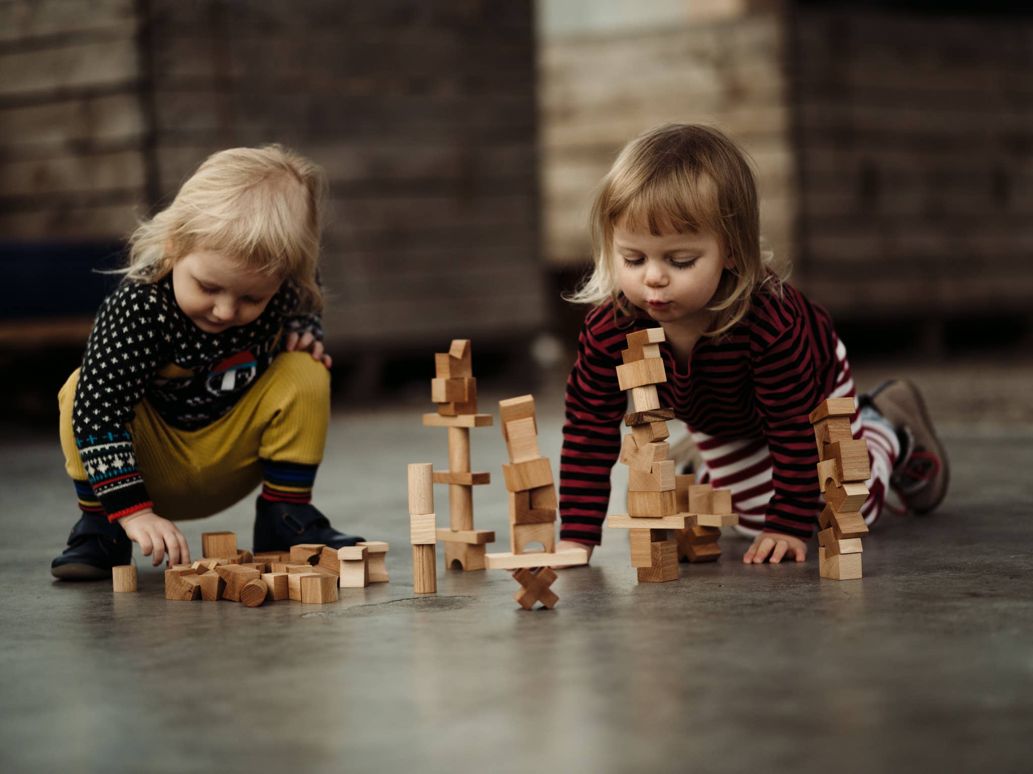 Stacking Montessori Toy Tower Natural - Snedkerværktøj