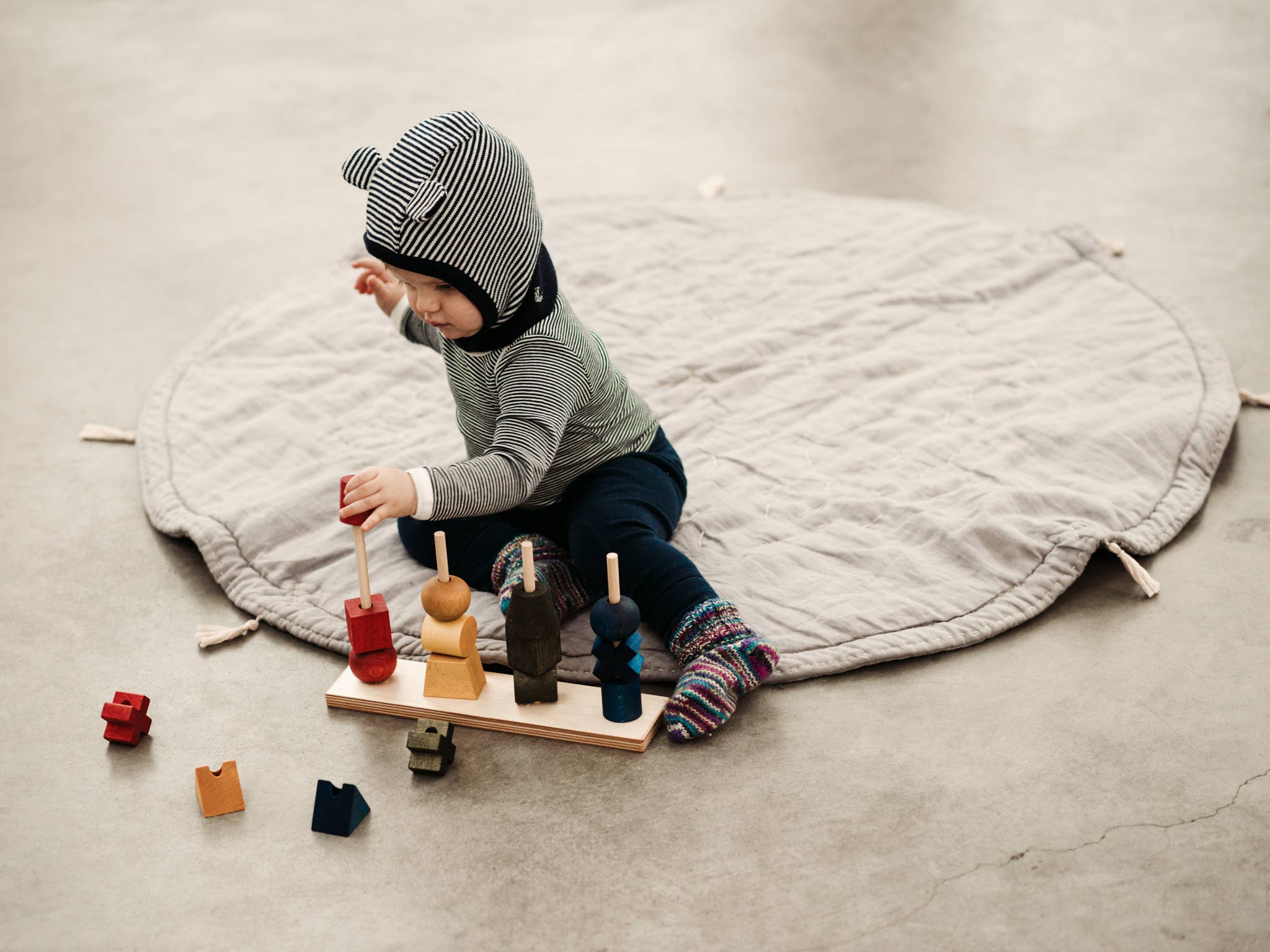 Stacking Montessori Toy Toy XL Rainbow - Snedkerværktøj