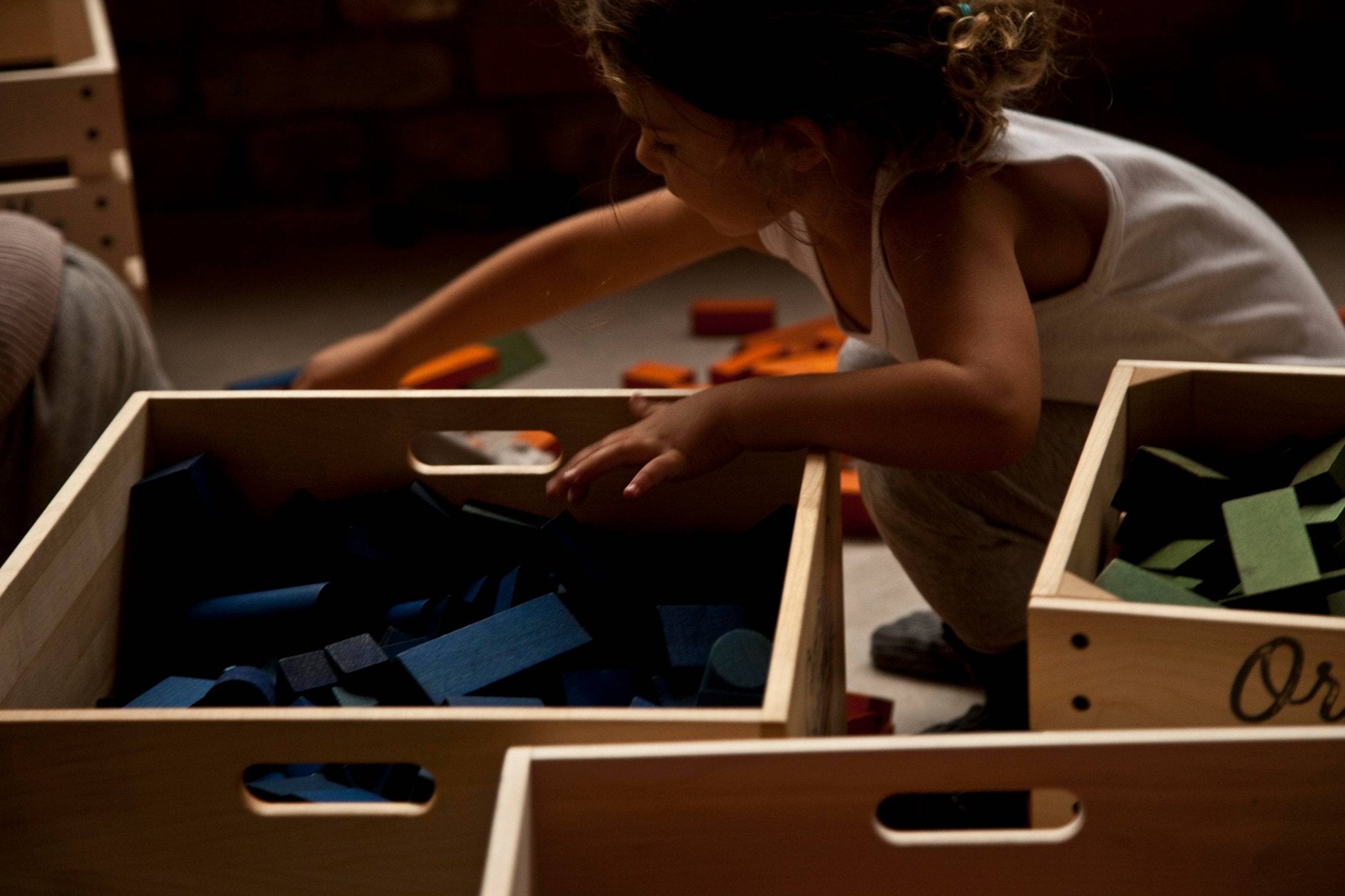 Wooden Blocks In Tray - 30 pcs Rainbow - Snedkerværktøj